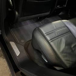 Nettoyage tapis + rail de si�ge sur cette Porsche sur la commune de la Chapelle Palluau