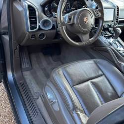 Nettoyage int�rieur complet sur cette Porsche sur la commune de Coex