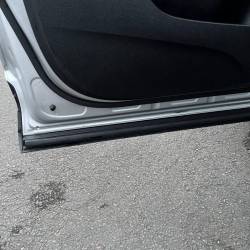 Nettoyage des joints de porte sur cette MG sur la commune d'Aizenay